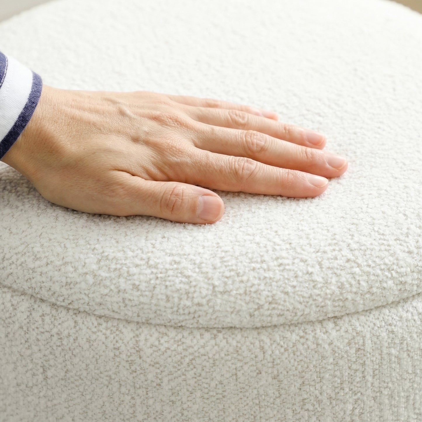 HOMCOM Nesting Round Ottomans With Storage Set Of 2 Cream And Grey Two Tone Upholstered Ottomans