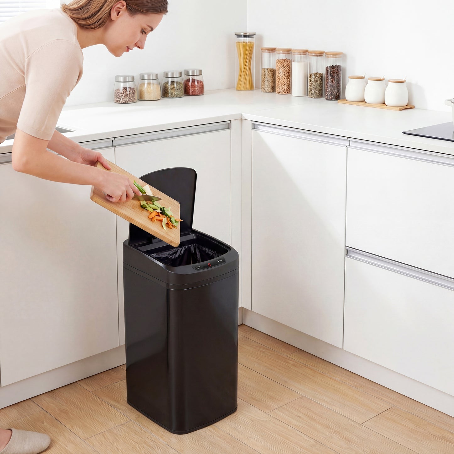 HOMCOM 12L Sensor Bin Automatic Touchless Motion Sensor Kitchen Bin in Fingerprint Resistant Stainless Steel Black