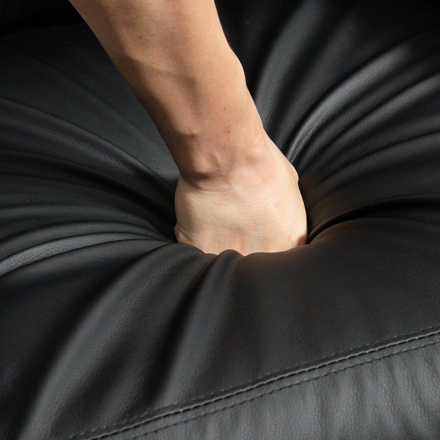 HOMCOM Massage Recliner Chair with Footrest, Black - ALL4U RETAILER LTD