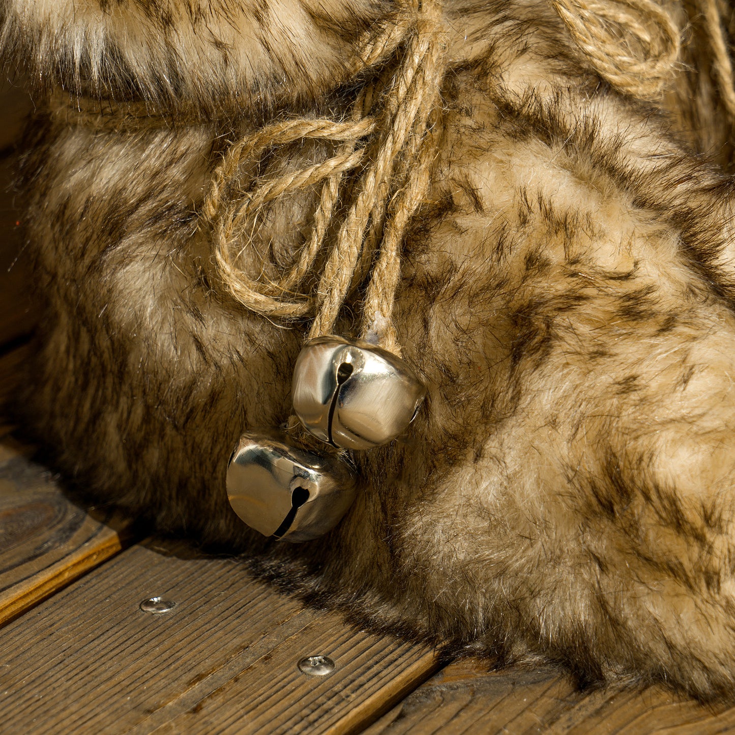 HOMCOM Lifelike 4'6" Animated Santa Claus with Sound Activation and Festive Music for Holiday Celebrations - ALL4U RETAILER LTD