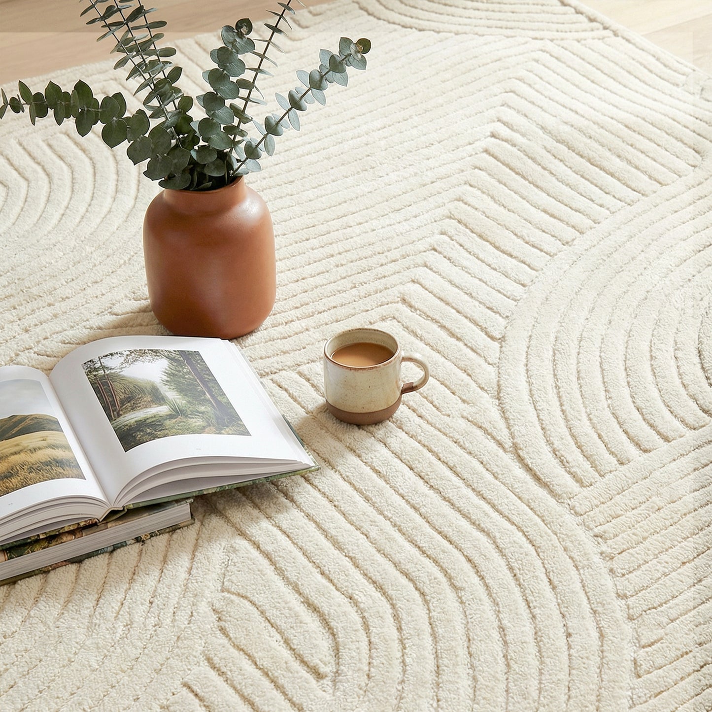 HOMCOM Modern Geometric Rug Thick Plush Non Slip 200 x 140 cm Cream Living Room Bedroom Office Jacquard