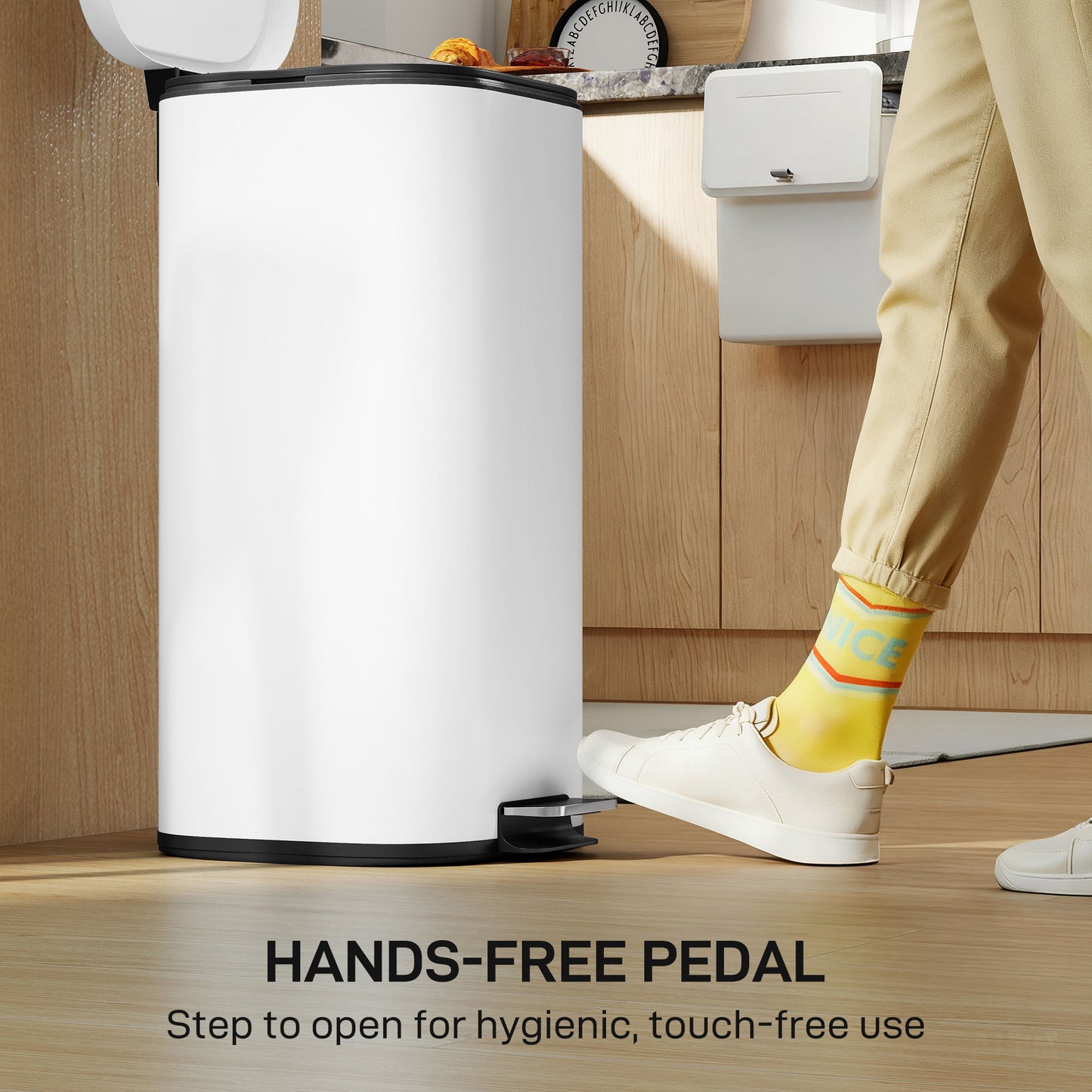 HOMCOM 30L Kitchen Bin Compact Pedal Bin With Soft Close And Stay Open Lid Removable Bucket For Kitchen Office White