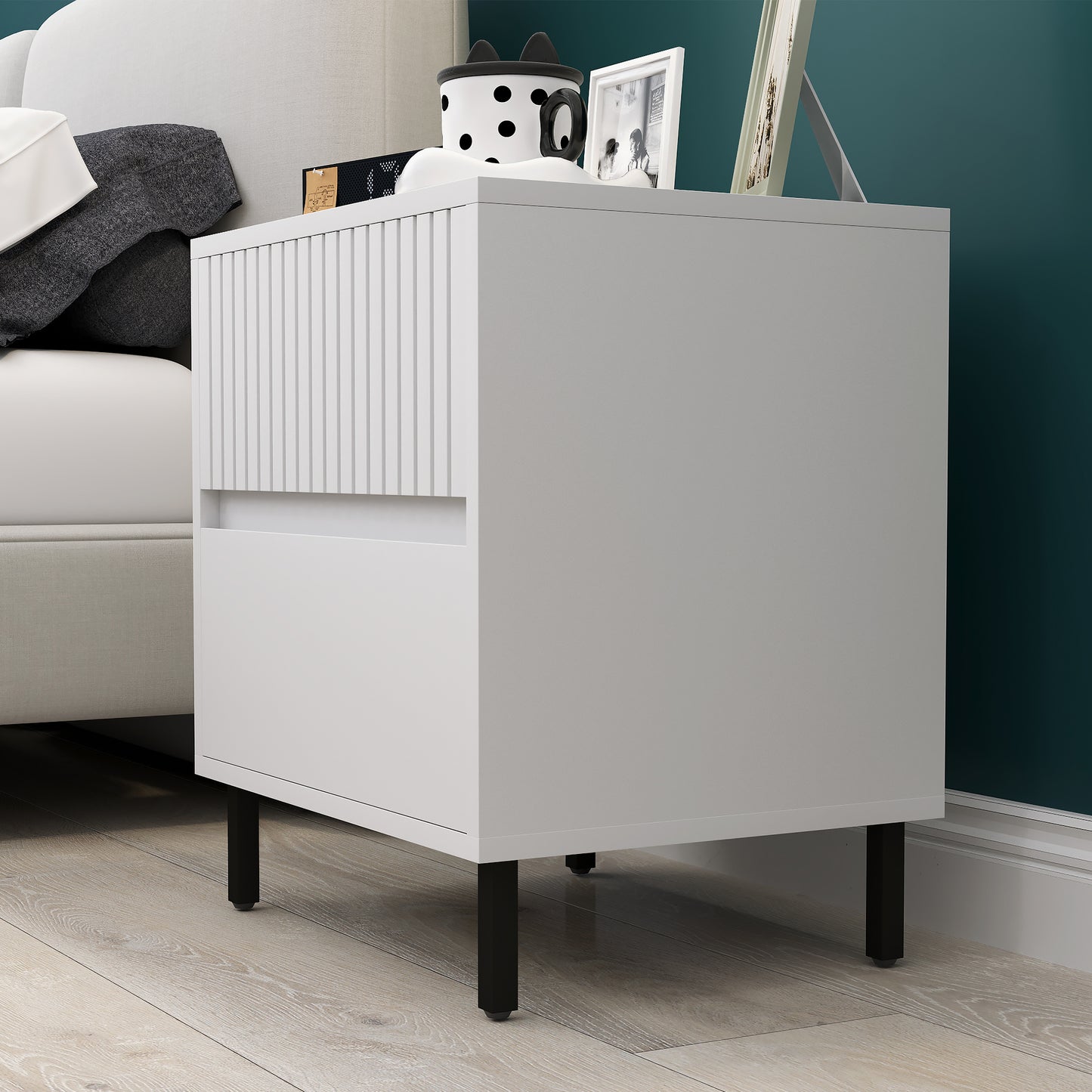 HOMCOM Two Drawer Bedside Tables Set of 2 White Indented Top Drawer Modern Nightstands