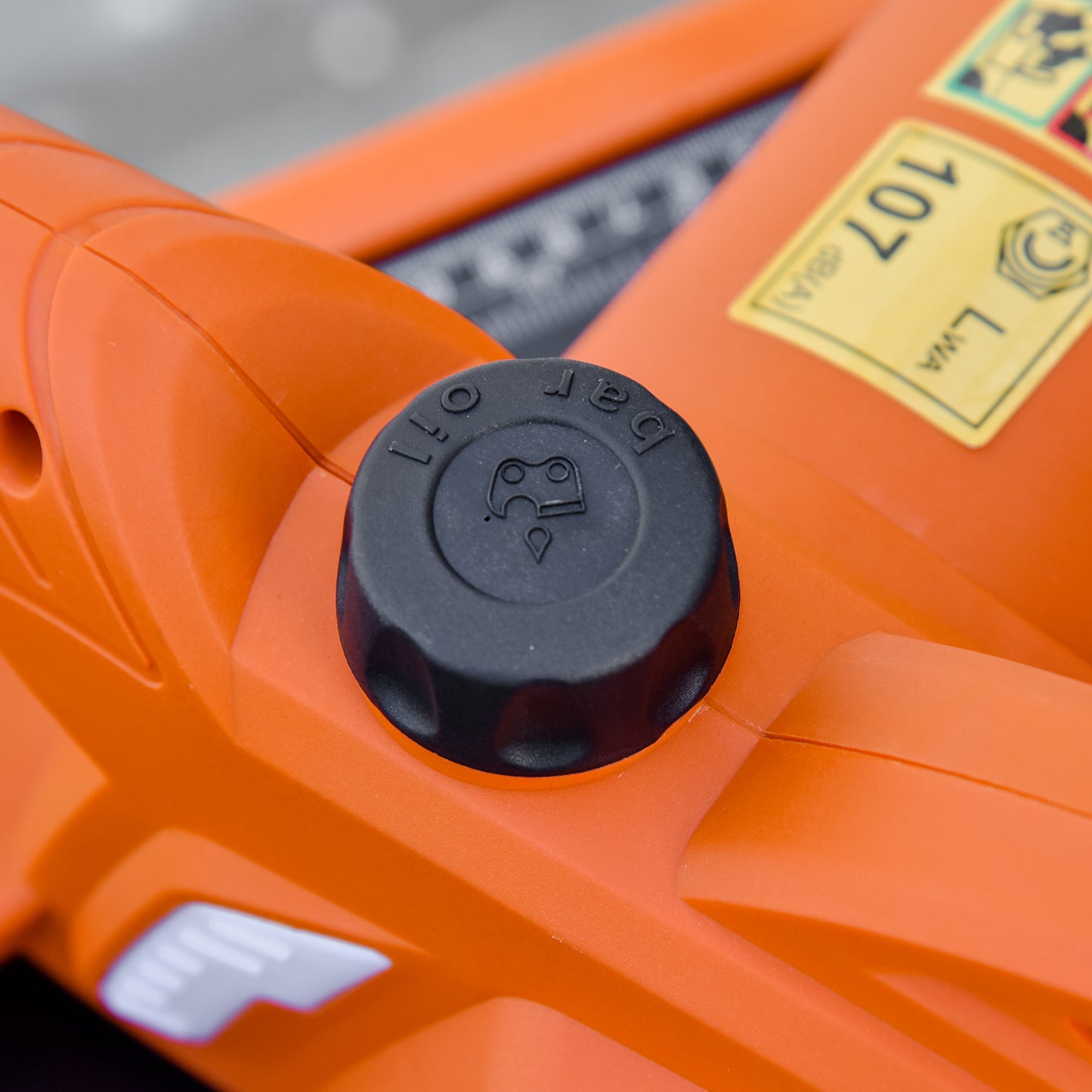 Durhand 2000W Electric Chainsaw 16 Inch Aluminium Blade Corded With Auto Lubrication And 13 Mps Chain Speed