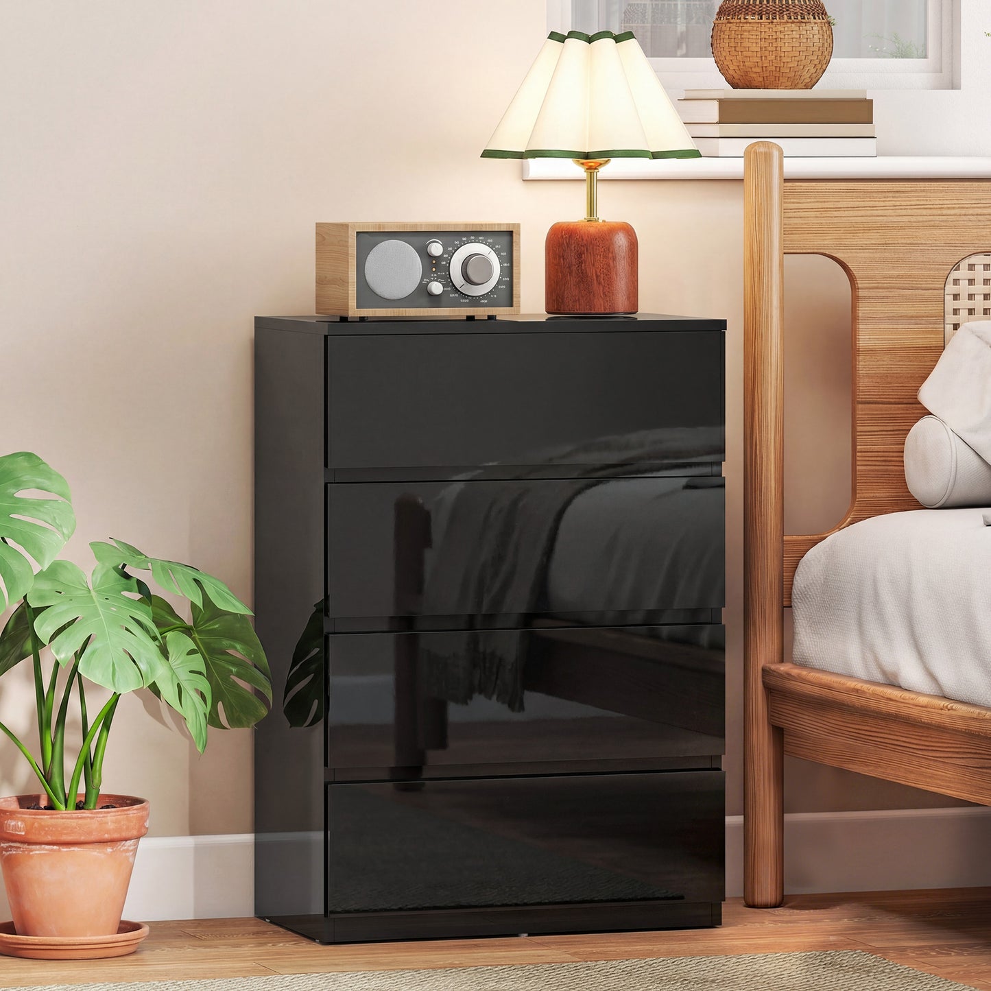 HOMCOM 4 Drawer Chest of Drawers Modern Dresser Storage Cabinet for Bedroom Organization and Clutter Control