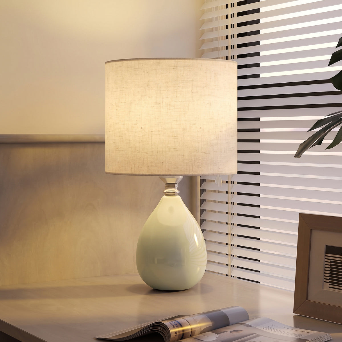HOMCOM Vintage Eastern Ceramic Bedside Table Lamp With Cream Linen Shade