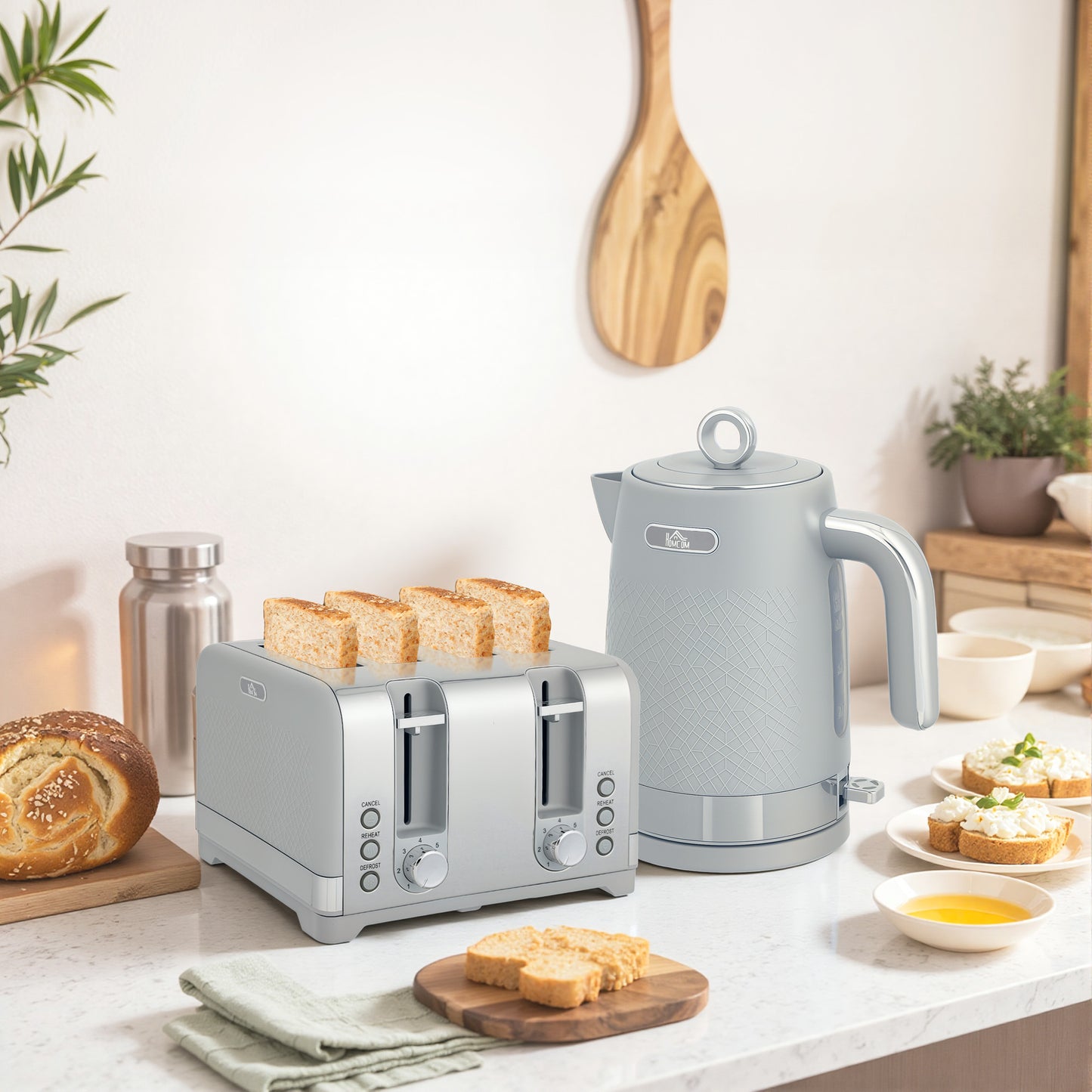 HOMCOM Sleek Textured Kettle And Four Slice Toaster Set In Grey With Otter Thermostat