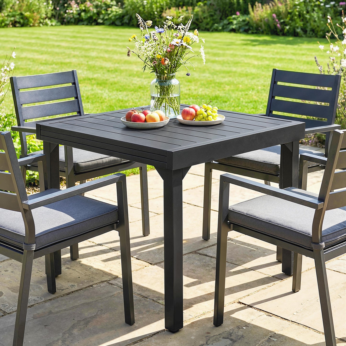 Outsunny Extendable Patio Dining Table For 4 To 6 People 80 To 160 Cm Aluminium Slatted Top Black Weather Resistant