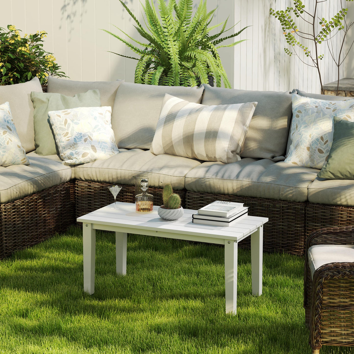 Outsunny Outdoor Garden Coffee Table HDPE All Weather Rectangular Slatted Top for Patio Balcony 91 x 44 x 42 cm White