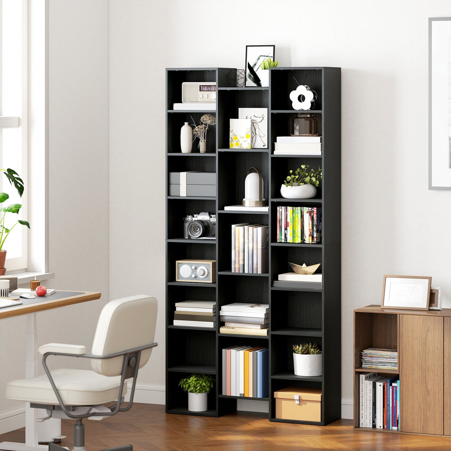 HOMCOM 21 Compartment Tall Bookshelf with Adjustable Shelves Black Finish for Living Rooms