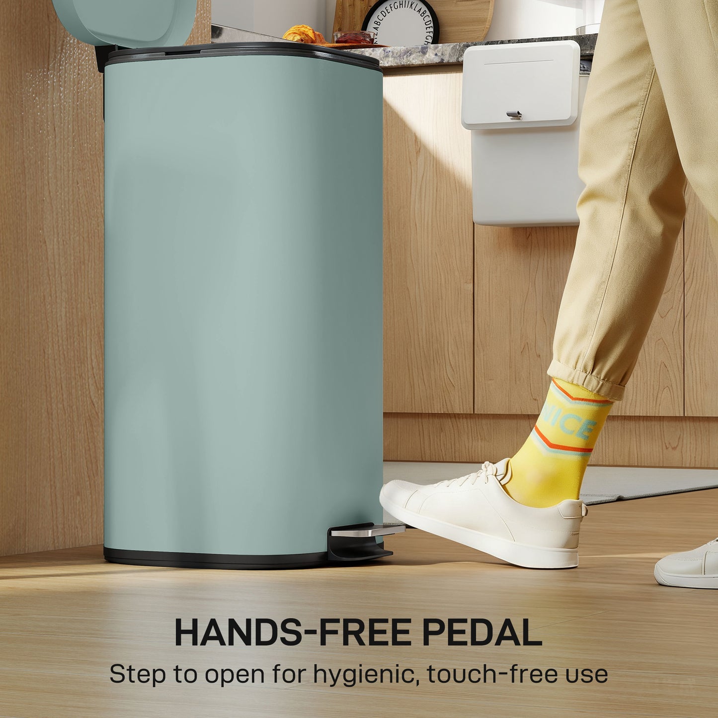 HOMCOM 30L Compact Pedal Kitchen Bin With Soft Close Lid And Stay Open Feature Removable Bucket For Kitchen Office Green