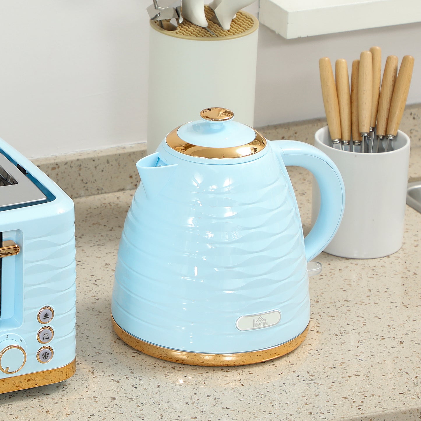 HOMCOM 3000W Kettle and 4 Slice Toaster Set with 7 Browning Levels Crumb Tray Light Blue