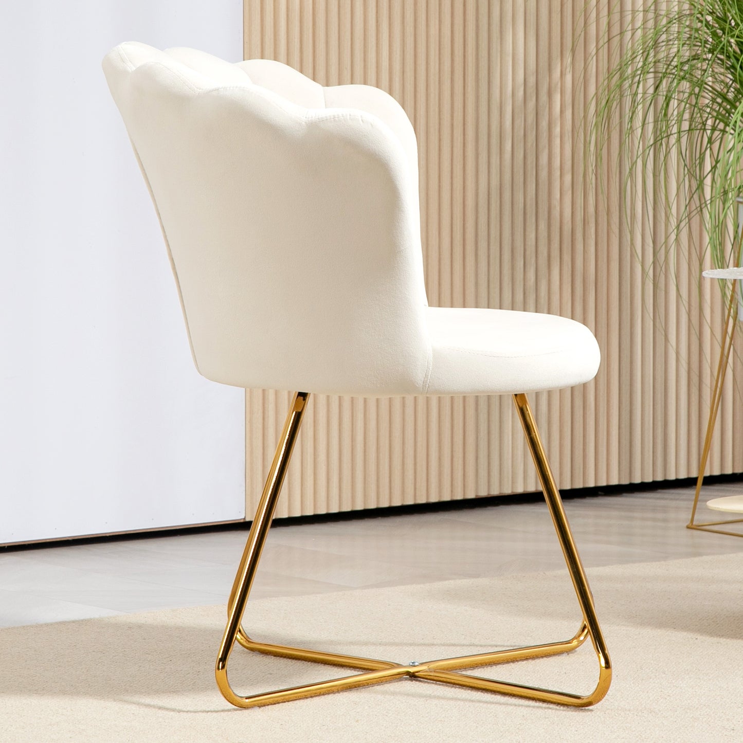 HOMCOM Velvet Feel Lotus Petal Accent Chair Cream Upholstered Living Room Bedroom Seating