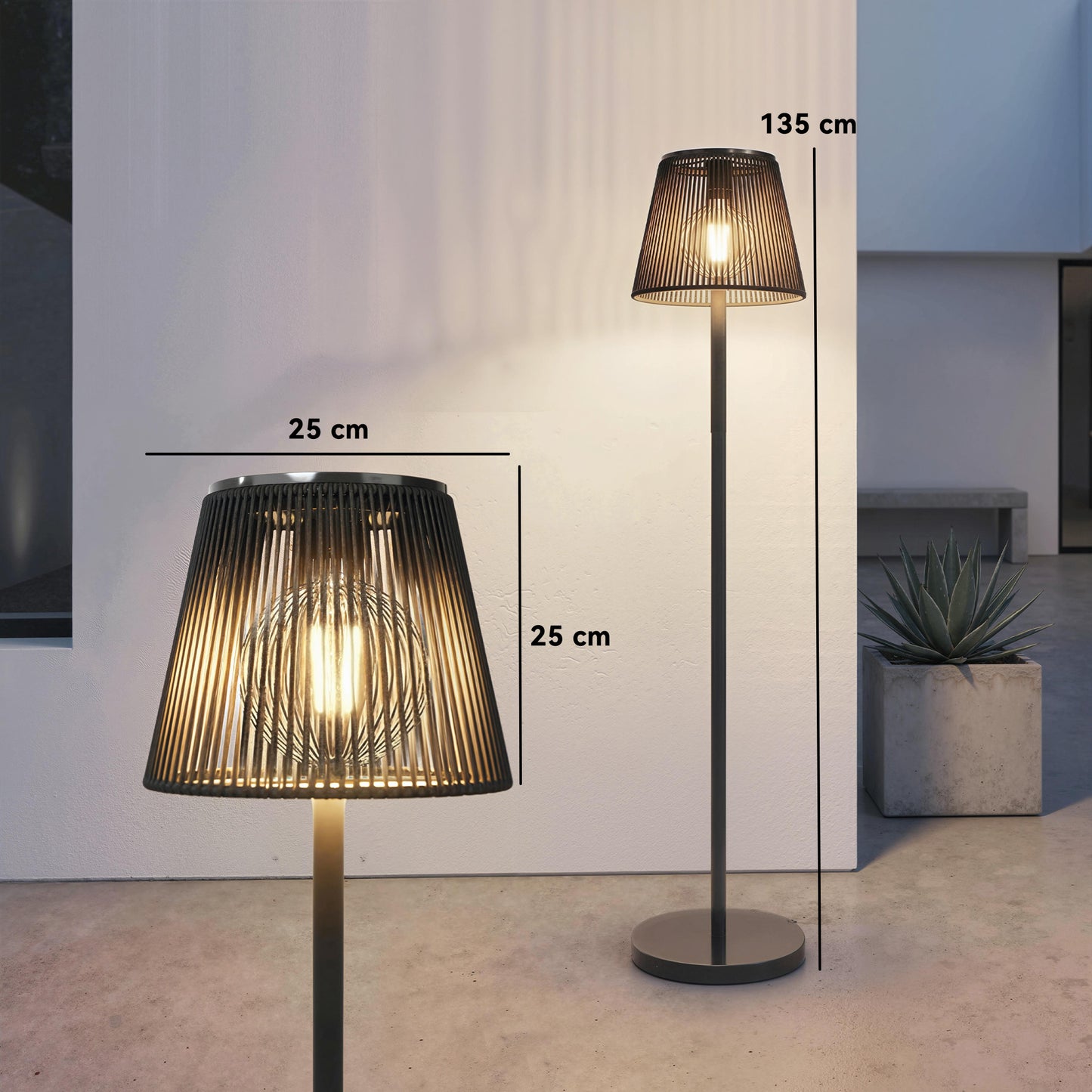 Outsunny Outdoor Solar Floor Lamp USB C Rechargeable, Adjustable Height IP44 Waterproof Garden Lighting