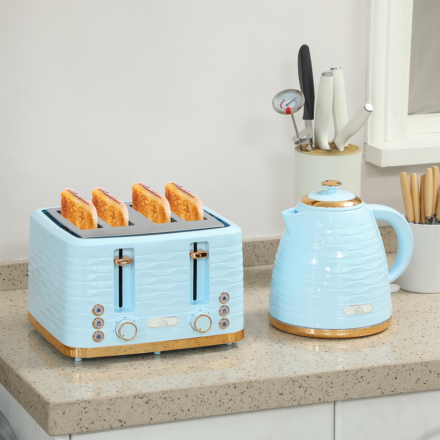 HOMCOM 3000W Kettle and 4 Slice Toaster Set with 7 Browning Levels Crumb Tray Light Blue