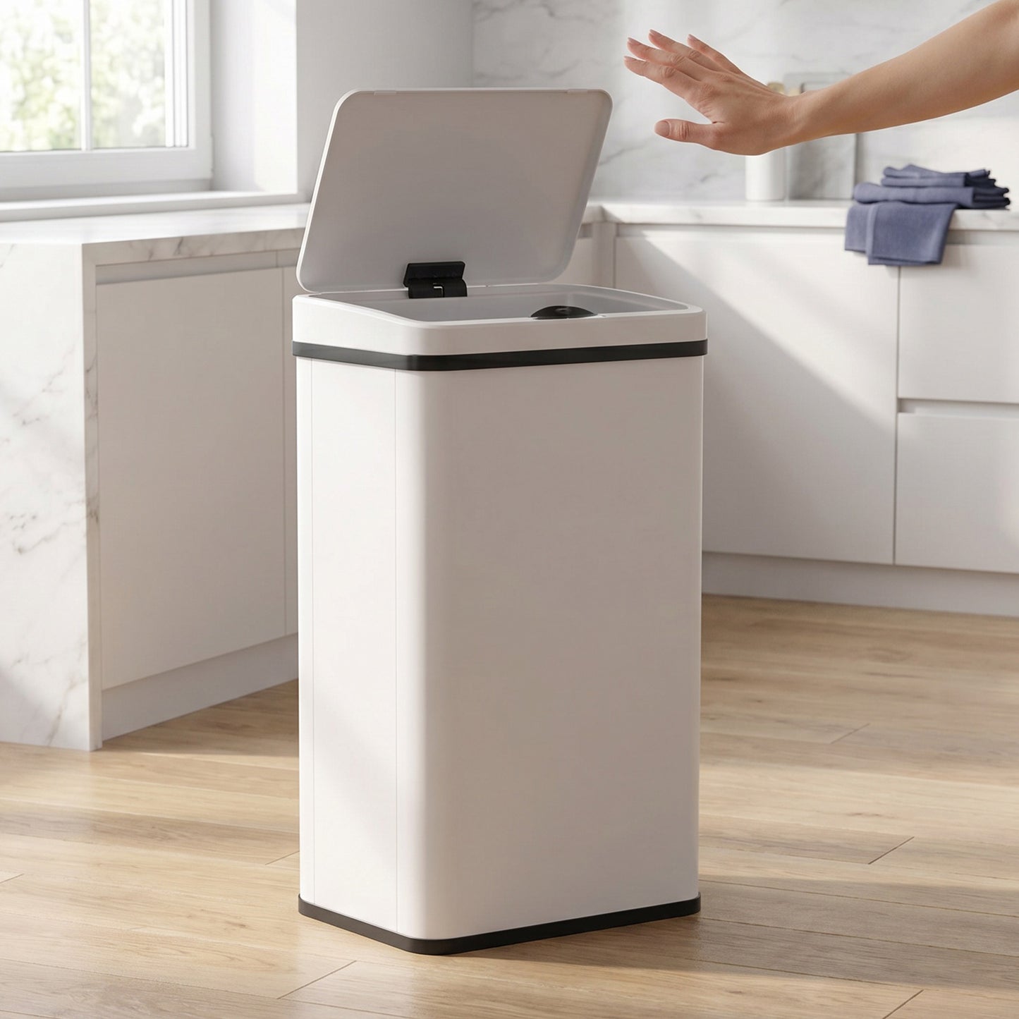 HOMCOM 40L Sensor Kitchen Bin With Soft Close Lid White Stainless Steel Finish Touchless Motion Sensor
