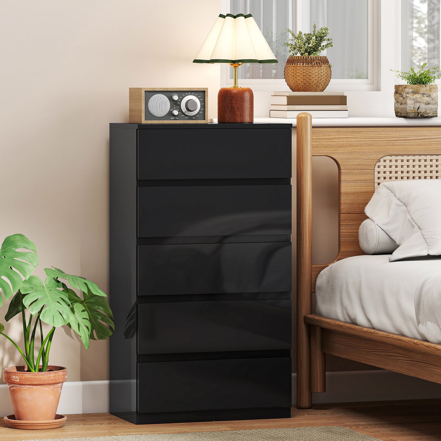 HOMCOM Five Drawer Chest Of Drawers Modern Dresser Storage Cabinet For Bedroom Organization