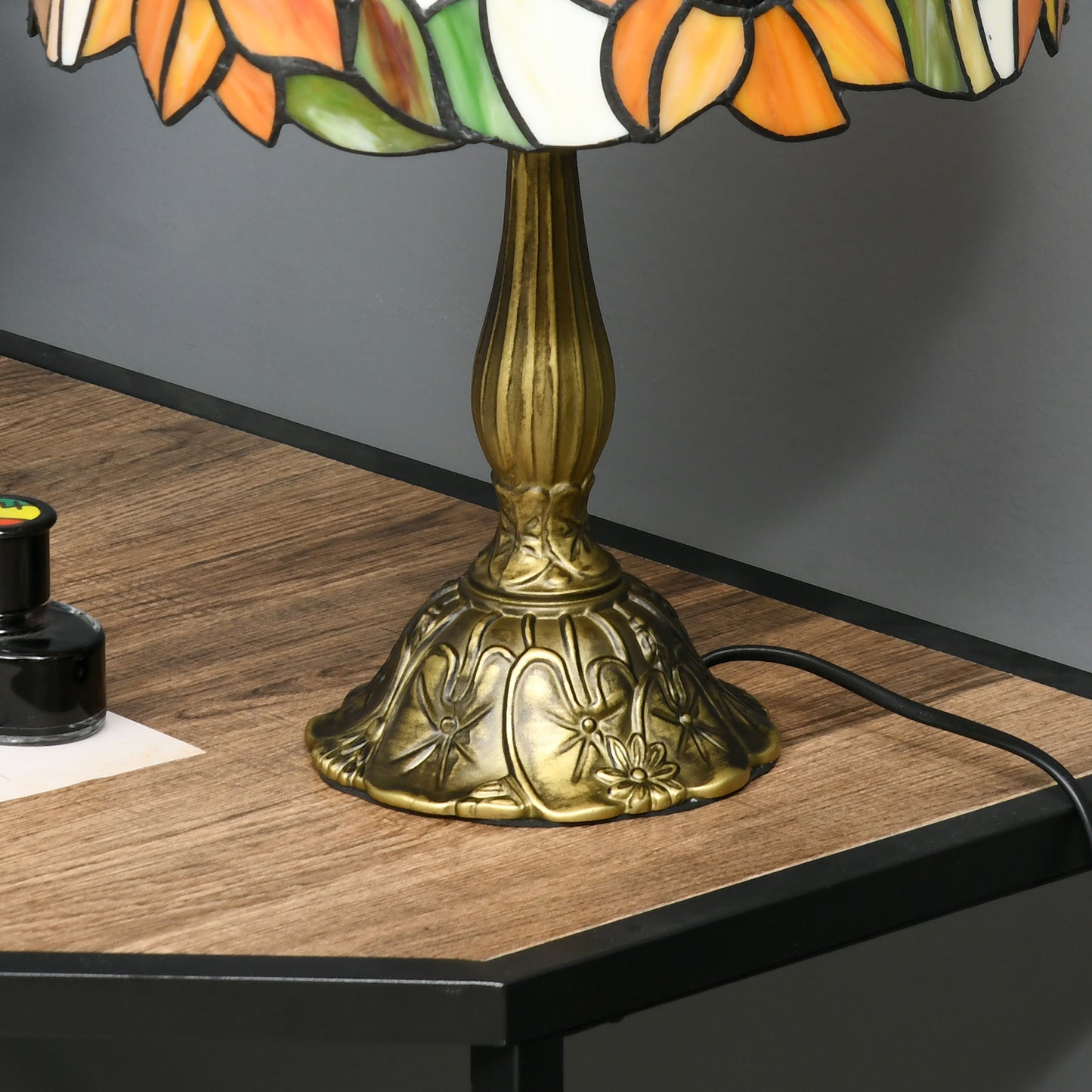 HOMCOM Handcrafted Vintage Stained Glass Table Lamp with Sunflower Design for Bedroom and Living Room Décor - ALL4U RETAILER LTD