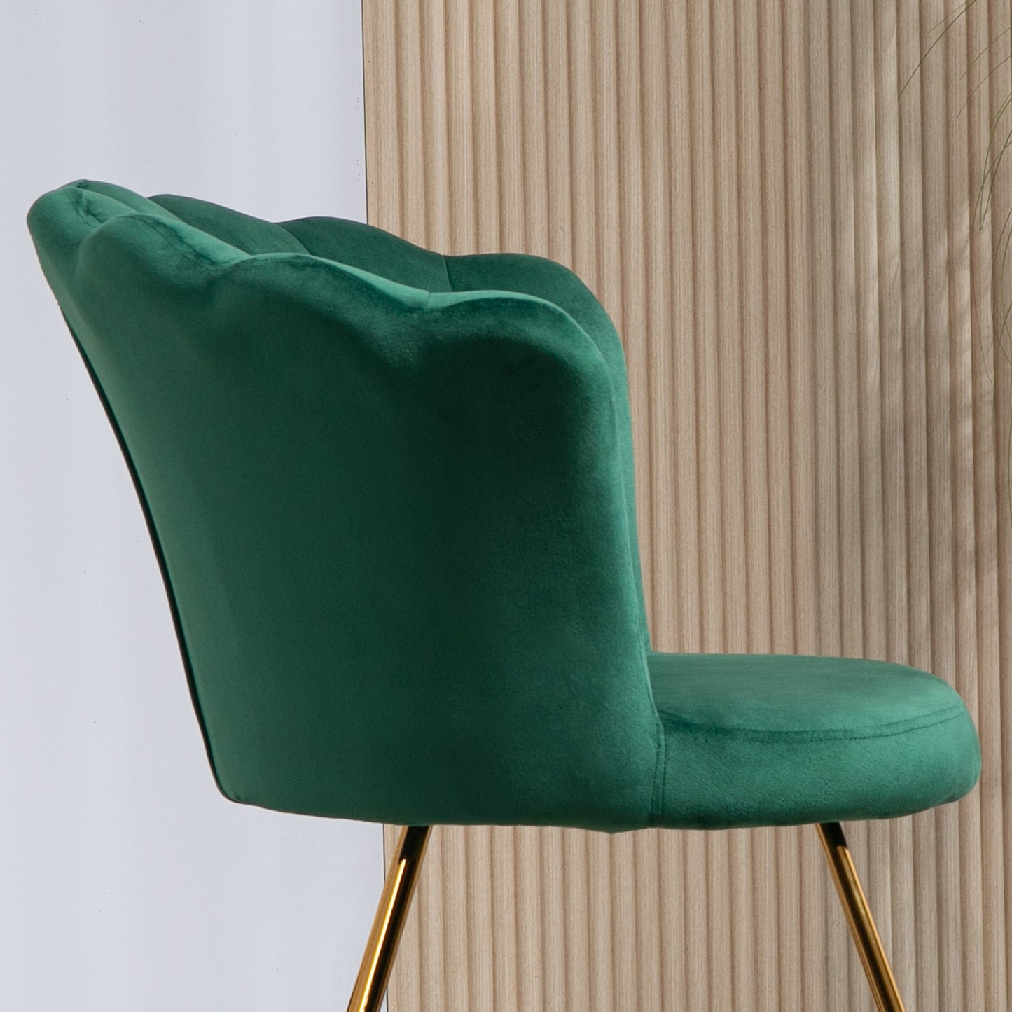 HOMCOM Velvet Feel Lotus Petal Accent Chair Green With Plush Sponge Cushion And High Back Support