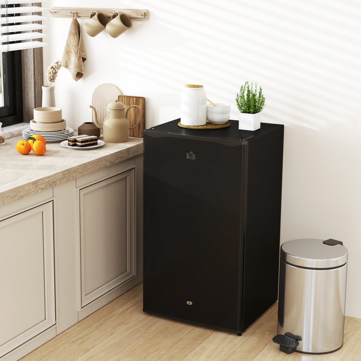 HOMCOM 91L Freestanding Under Counter Fridge With Lock Black For Small Kitchens And Home Offices