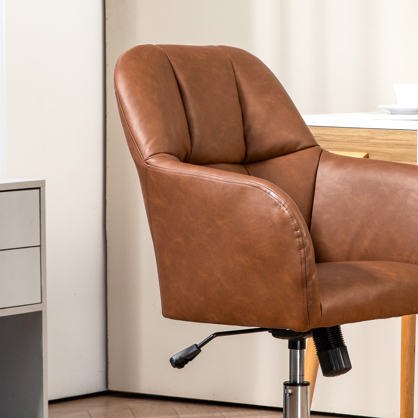 Vinsetto Elegant Brown PU Leather Swivel Office Chair with Adjustable Height and Wheels, Ideal for Home Study and Makeup Vanity